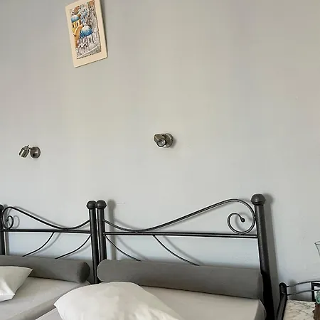 Pensjonat Agas Karterados (Santorini)
